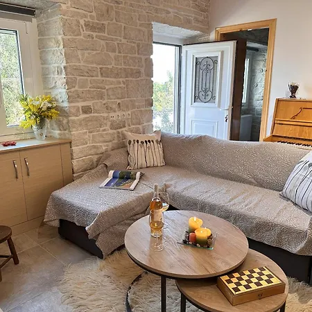 Nafsika's - Magazia Paxos *