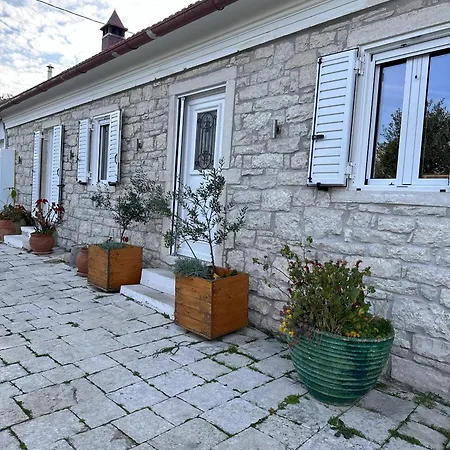 Dom wakacyjny Nafsika's - Magazia Paxos Manesatika